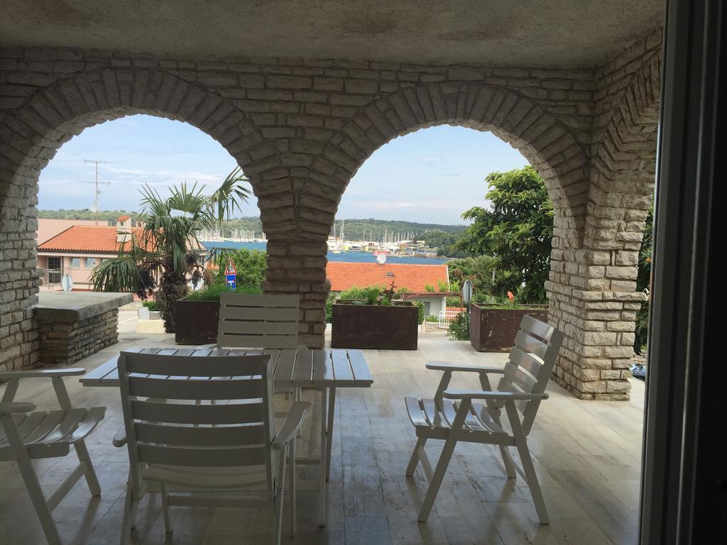 Apartments By The Sea Pula Buitenkant foto