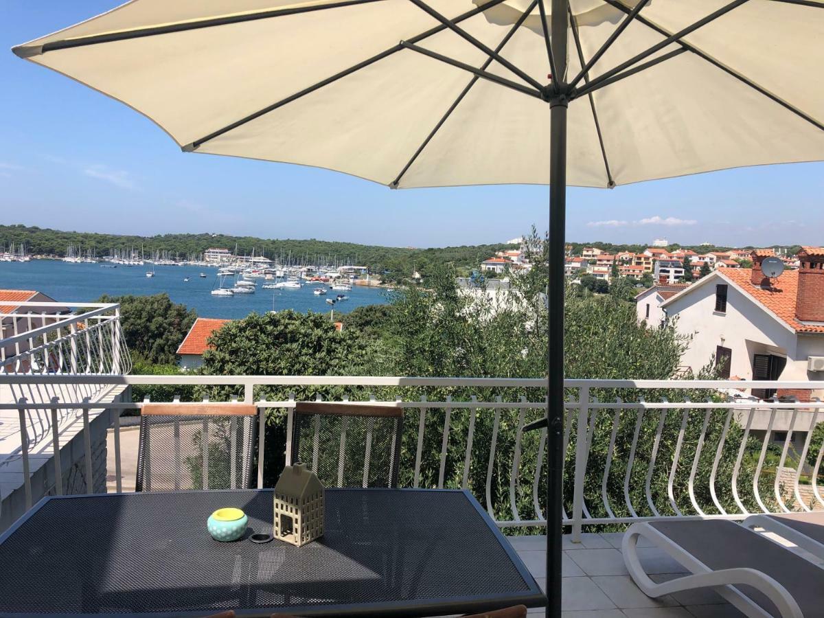 Apartments By The Sea Pula Buitenkant foto